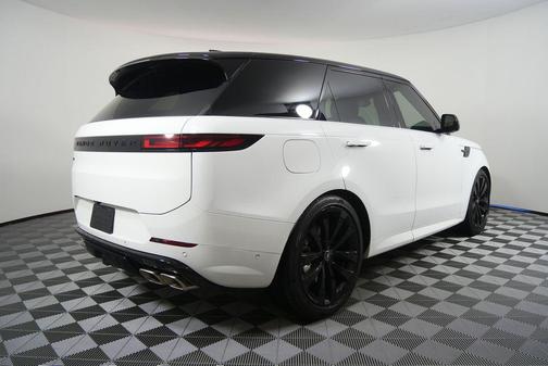 2025 Land Rover Range Rover Sport SE