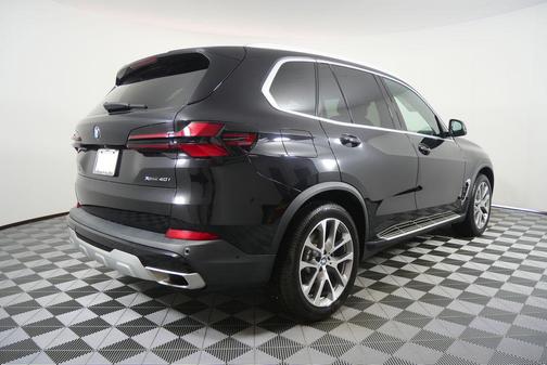 Black Sapphire Metallic 2024 BMW X5 xDrive40i