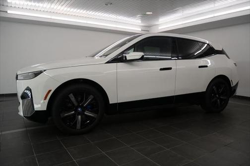 2025 BMW iX xDrive50