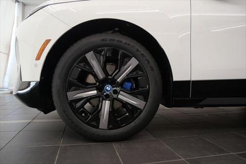 2025 BMW iX xDrive50