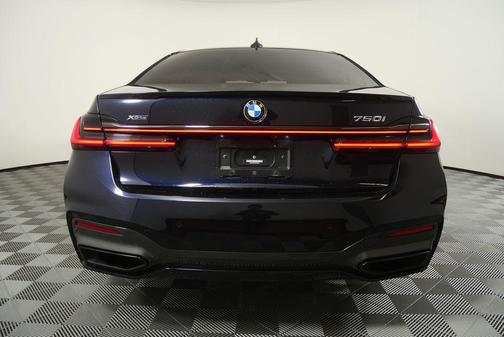 2022 BMW 750 i xDrive