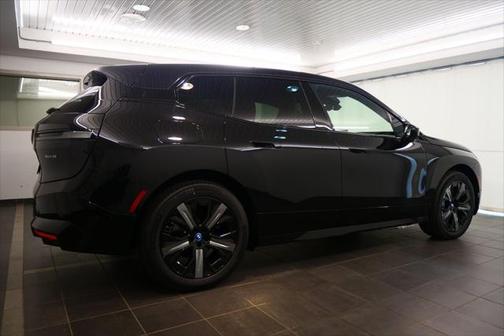 2025 BMW iX xDrive50