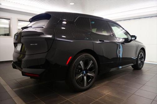 2025 BMW iX xDrive50