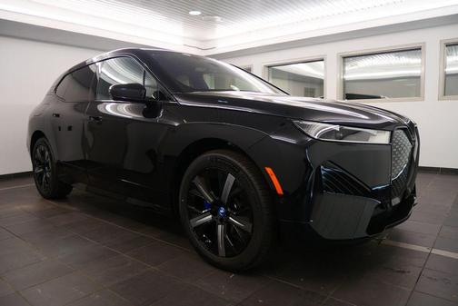 2025 BMW iX xDrive50