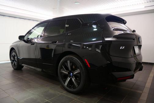 2025 BMW iX xDrive50