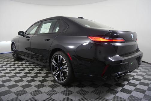 Black Sapphire Metallic 2026 BMW 760 xDrive