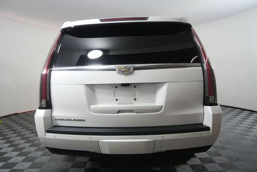 Crystal White Tricoat 2020 Cadillac Escalade ESV Platinum