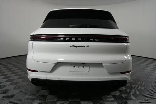 2024 Porsche Cayenne S