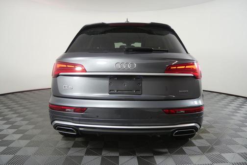 Daytona Gray Pearl Effect 2022 Audi Q5 45 S line Premium Plus