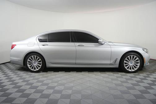 Glacier Silver Metallic 2017 BMW 740 740i