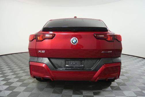 Vegas Red Metallic 2025 BMW X2 xDrive28i