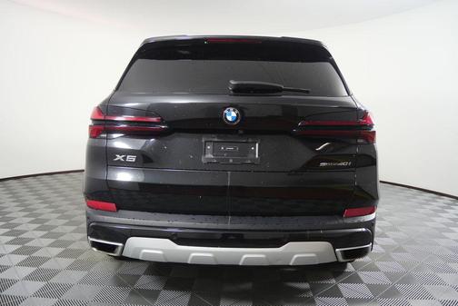 Black Sapphire Metallic 2024 BMW X5 sDrive40i