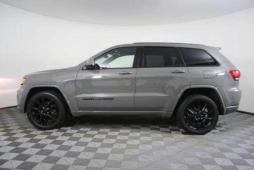 Sting-Gray Clearcoat 2021 Jeep Grand Cherokee Laredo