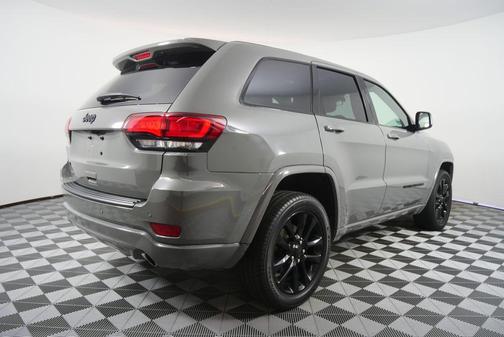 Sting-Gray Clearcoat 2021 Jeep Grand Cherokee Laredo