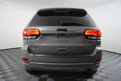 Sting-Gray Clearcoat 2021 Jeep Grand Cherokee Laredo
