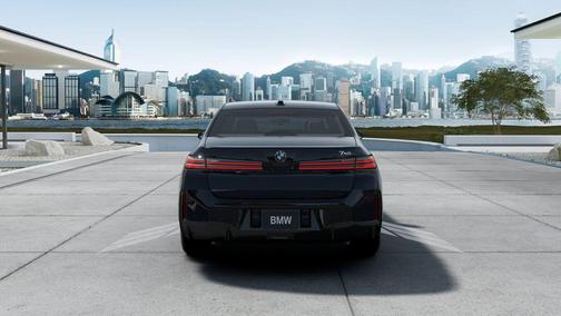 Carbon Black Metallic 2027 BMW 740 i