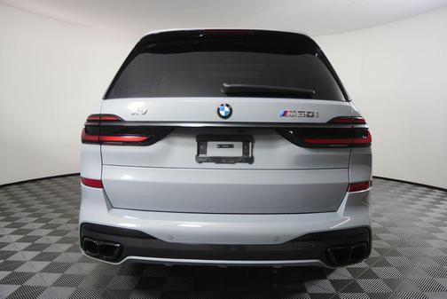 2025 BMW X7 M60i