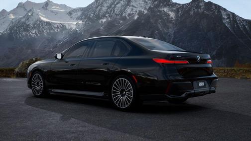 2026 BMW 750e i xDrive
