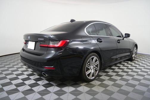 Black Sapphire Metallic 2019 BMW 330 330i