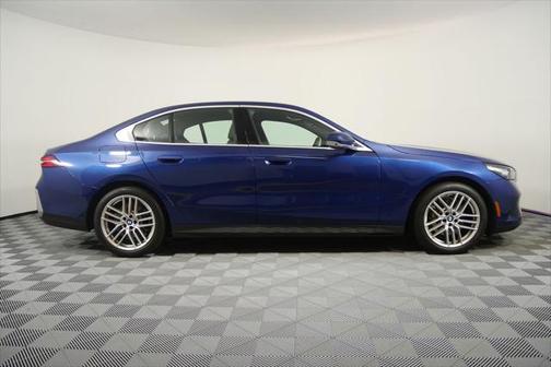 2024 BMW 530 i xDrive