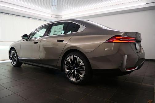 2025 BMW 530 i