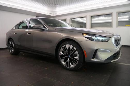 2025 BMW 530 i