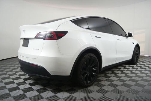 Pearl White Multi-Coat 2023 Tesla Model Y Long Range Dual Motor All-Wheel Drive