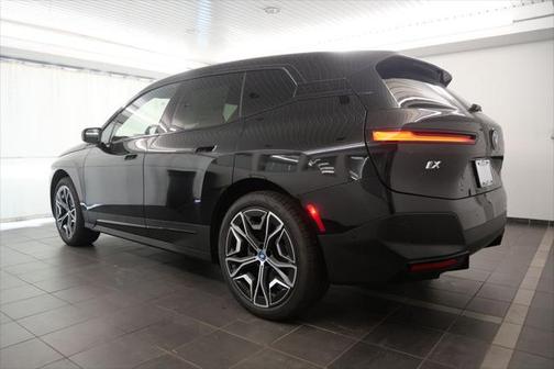 2025 BMW iX xDrive50