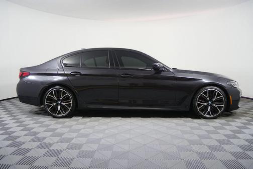 2022 BMW 530 i