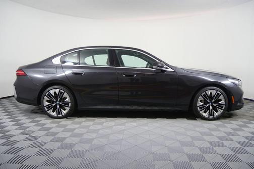 2025 BMW 530 530i