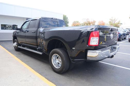 2023 RAM 3500 Tradesman Crew Cab 4x4 8' Box
