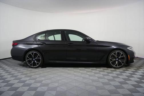 2022 BMW 530 i