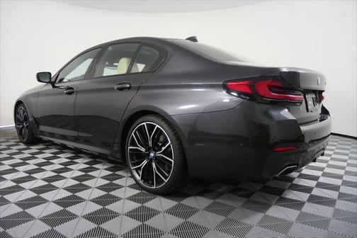 2022 BMW 530 i
