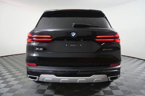Black Sapphire Metallic 2026 BMW X5 xDrive40i