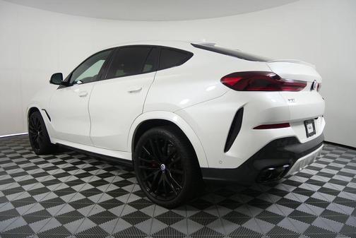 2023 BMW X6 M50i