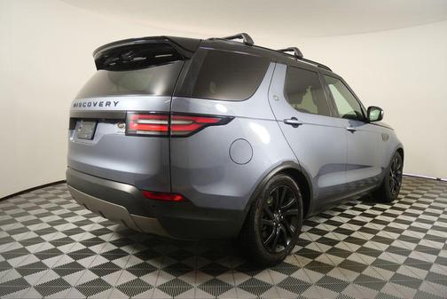 Blue Metallic 2019 Land Rover Discovery HSE