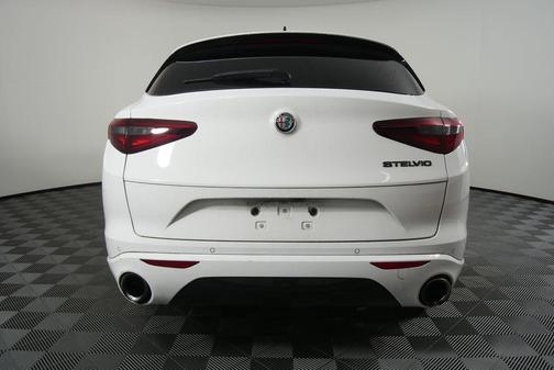 2021 Alfa Romeo Stelvio Base