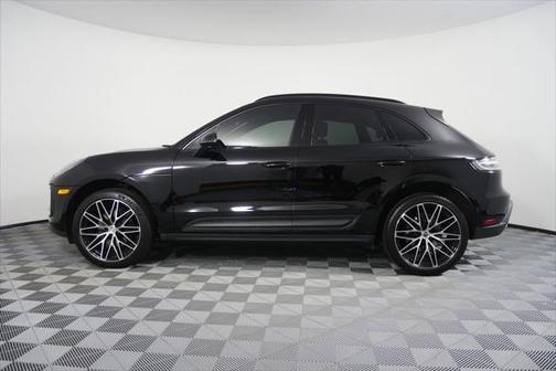 2022 Porsche Macan Base