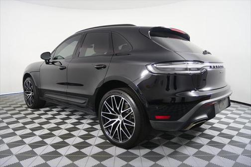 2022 Porsche Macan Base