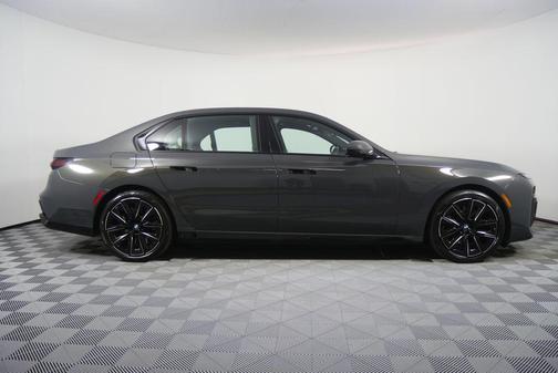 2023 BMW 760 i xDrive