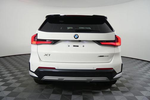 Alpine White 2026 BMW X1 xDrive28i