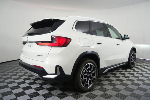 Alpine White 2026 BMW X1 xDrive28i