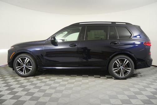 Carbon Black Metallic 2026 BMW X7 M60i