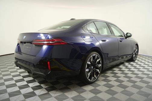 Tanzanite Blue II Metallic 2026 BMW 530 530i