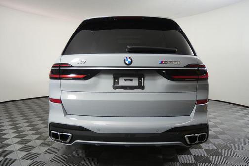 2025 BMW X7 M60i