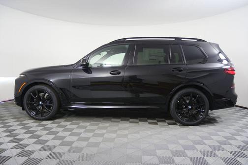 Black Sapphire Metallic 2027 BMW X7 xDrive40i