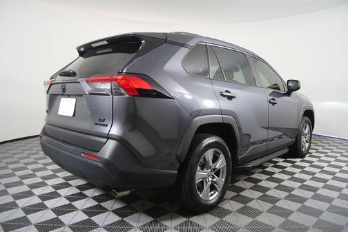 2022 Toyota RAV4 Hybrid SE