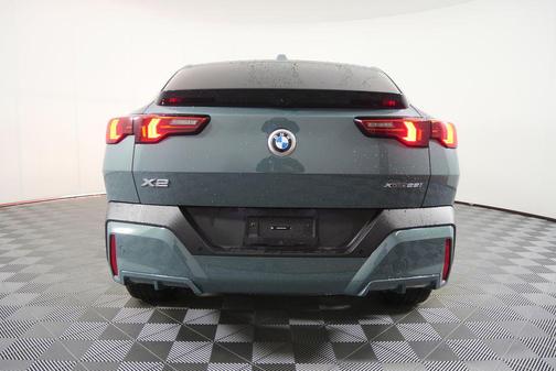 Cape York Green Metallic 2025 BMW X2 xDrive28i