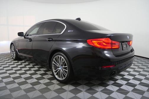 Black Sapphire Metallic 2019 BMW 530e xDrive iPerformance