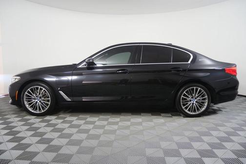 Black Sapphire Metallic 2019 BMW 530e xDrive iPerformance